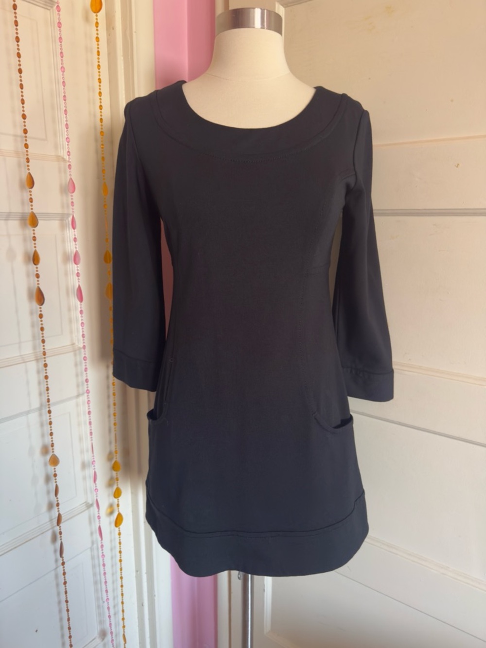 Max Studio Black Knit Shift Dress S 3/4 Sleeve Pockets Stretch